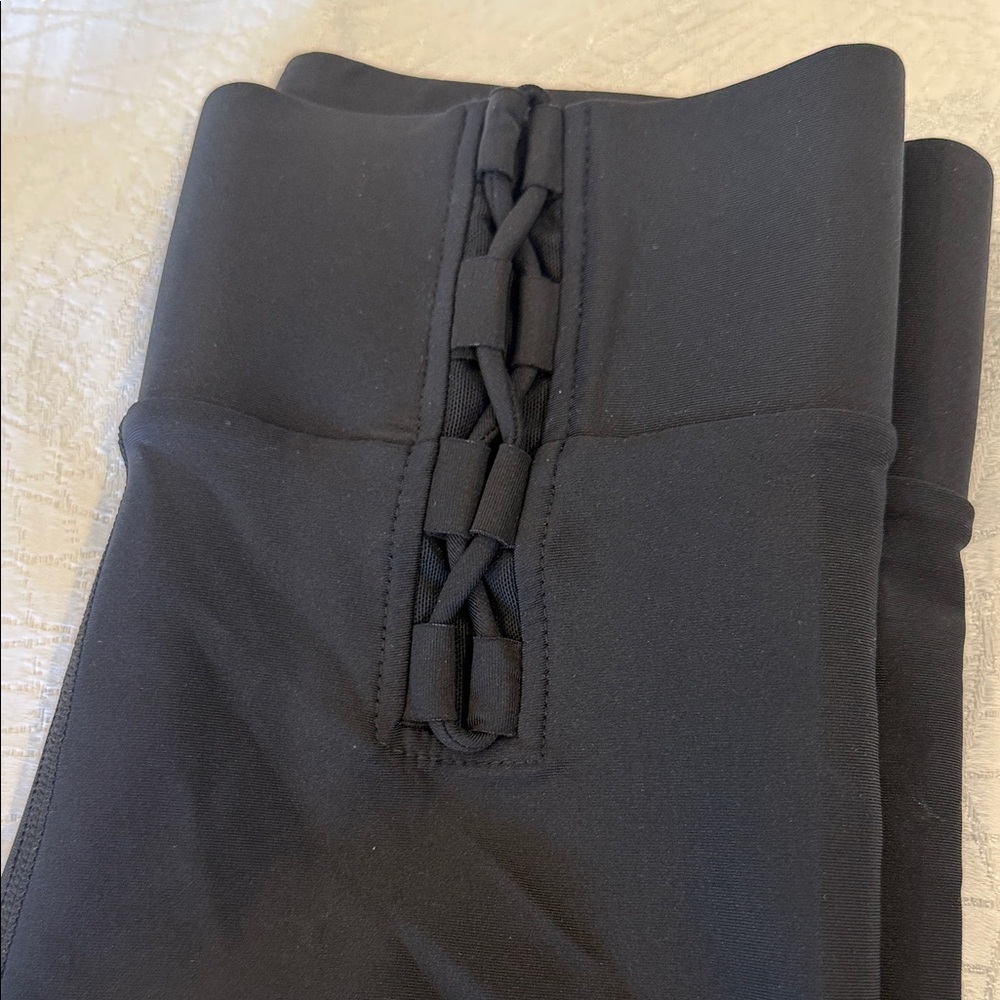 Carbon38 Black High-Waist Active Leggings - Picture 4 of 12
